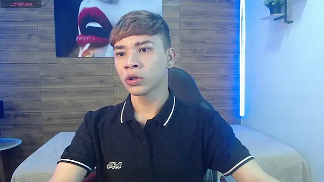 Snapshot of nathanclay chatting on 02/24/26, 03:59 nathanclay online show from 02/24/26, 03:59