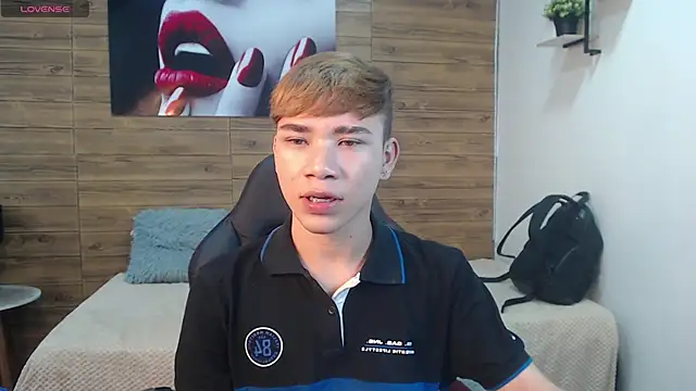 Snapshot of nathanclay chatting on 02/26/26, 03:27 nathanclay online show from 02/26/26, 03:27