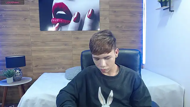 Snapshot of nathanclay chatting on 03/19/26, 04:27 nathanclay online show from 03/19/26, 04:27