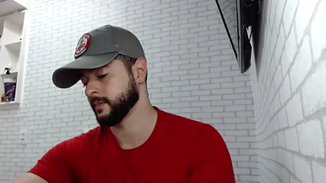 Snapshot of BombeiroHotx chatting on 11/26/25, 01:06 BombeiroHotx online show from 11/26/25, 01:06