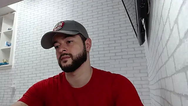 Snapshot of BombeiroHotx chatting on 12/22/25, 05:32 BombeiroHotx online show from 12/22/25, 05:32