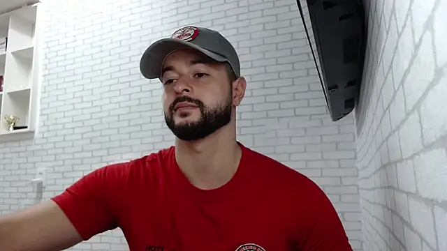 Snapshot of BombeiroHotx chatting on 03/05/26, 08:38 BombeiroHotx online show from 03/05/26, 08:38