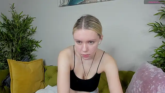 Casey Miller online show from 10/04/25, 01:25