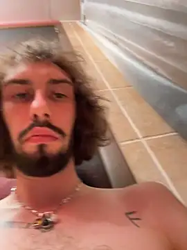 Snapshot of YoungPap97 chatting on 11/16/25, 01:11 YoungPap97 online show from 11/16/25, 01:11