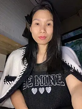 Snapshot of MinHiNi chatting on 12/05/25, 06:55 MinHiNi online show from 12/05/25, 06:55