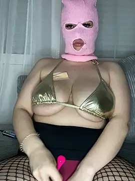 Snapshot of emiliafrancaise chatting on 03/02/26, 08:21 emiliafrancaise online show from 03/02/26, 08:21