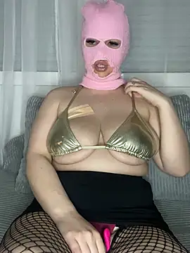 Snapshot of emiliafrancaise chatting on 03/05/26, 07:48 emiliafrancaise online show from 03/05/26, 07:48