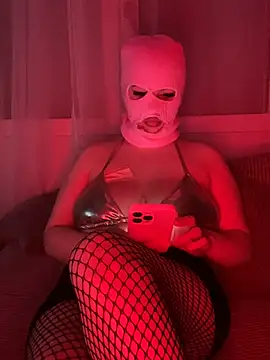 Snapshot of emiliafrancaise chatting on 03/05/26, 09:22 emiliafrancaise online show from 03/05/26, 09:22