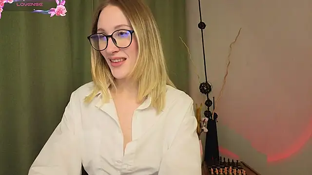 BiancaHelo online show from 09/24/25, 11:24