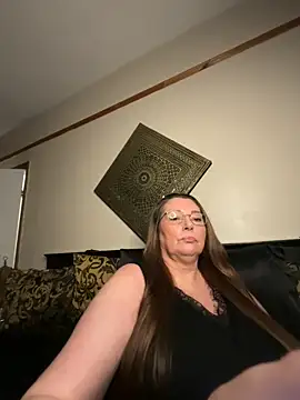 Snapshot of BuxomKitty_BBW chatting on 02/20/26, 06:41 BuxomKitty BBW online show from 02/20/26, 06:41