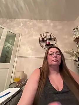 Snapshot of BuxomKitty_BBW chatting on 03/10/26, 07:08 BuxomKitty BBW online show from 03/10/26, 07:08