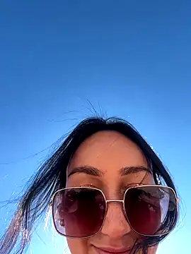 Ninabigtitied online show from 10/02/25, 10:33