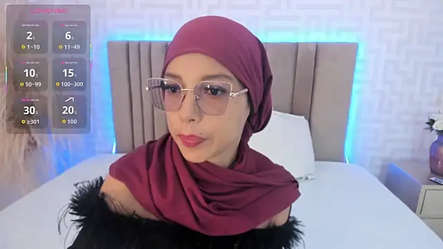 naishaa  online show from 05/12/26, 06:38