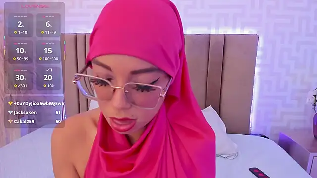 naishaa  online show from 06/11/26, 12:32