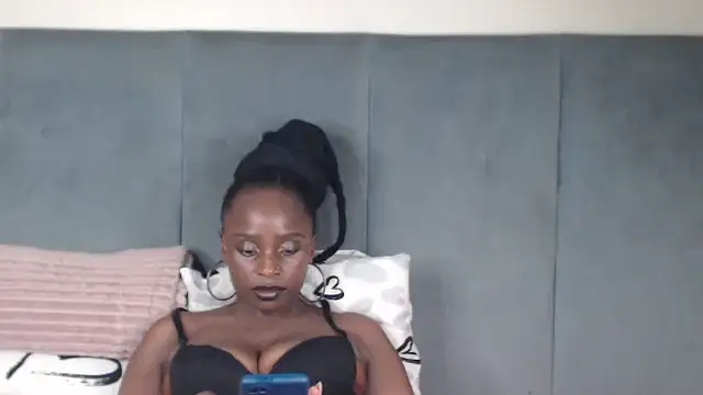 Snapshot of Jah-Queen chatting on 01/06/26, 07:50 Jah-Queen online show from 01/06/26, 07:50