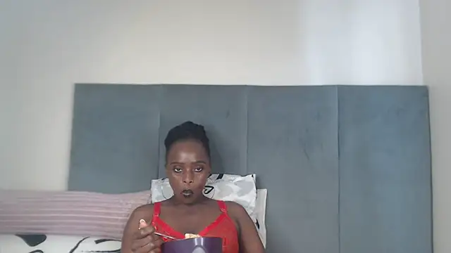 Snapshot of Jah-Queen chatting on 03/04/26, 08:31 Jah-Queen online show from 03/04/26, 08:31