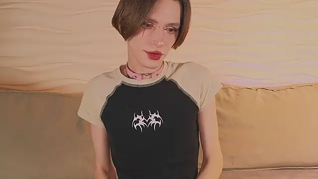 madi snow online show from 11/19/25, 05:07