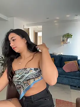 Snapshot of Lily_June chatting on 10/16/25, 01:34 Lily June online show from 10/16/25, 01:34