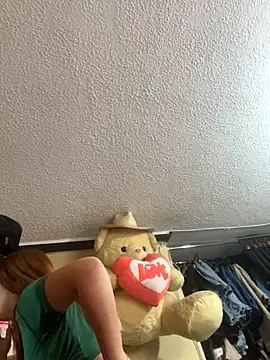 Snapshot of brissa_0 chatting on 09/19/25, 07:03 brissa 0 online show from 09/19/25, 07:03