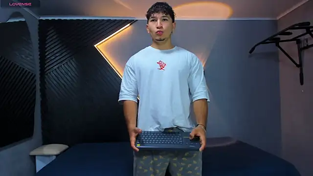 Horny nick18 online show from 04/30/26, 11:16