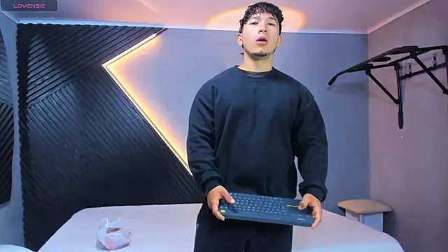 Horny nick18 online show from 05/01/26, 11:48