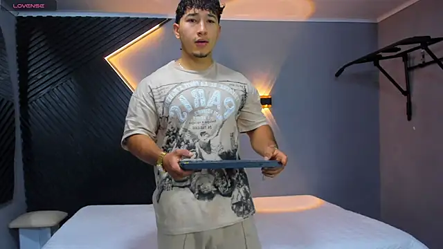 Horny nick18 online show from 05/02/26, 11:37