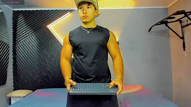 Horny nick18 online show from 06/26/26, 01:37
