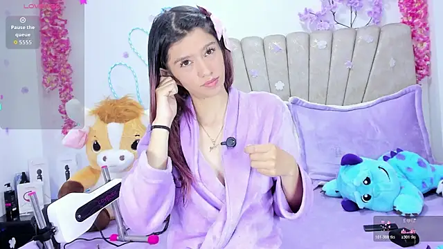 Snapshot of Sofiia_Cute chatting on 06/13/26, 03:59 Sofiia Cute online show from 06/13/26, 03:59