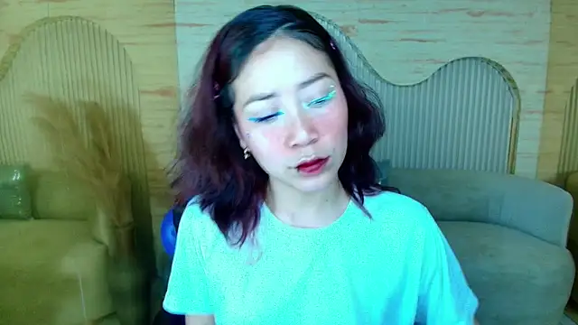 valentina r  online show from 10/19/25, 03:18