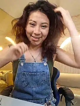 Snapshot of valentina_r_ chatting on 03/28/26, 01:16 valentina r online show from 03/28/26, 01:16