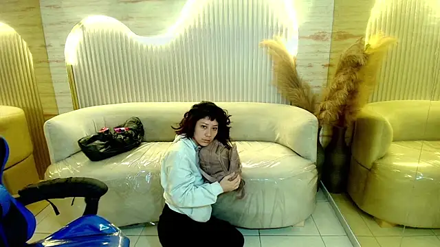 Snapshot of valentina_r_ chatting on 05/03/26, 03:23 valentina r online show from 05/03/26, 03:23