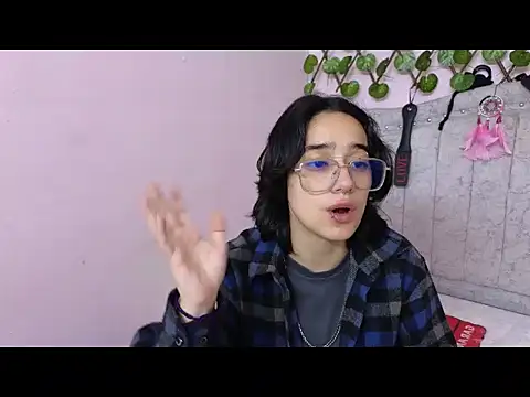 katalinathxandbritney1 online show from 09/27/25, 09:31