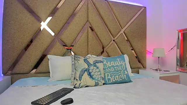 Snapshot of BelhaLawuo chatting on 11/26/25, 04:30 BelhaLawuo online show from 11/26/25, 04:30