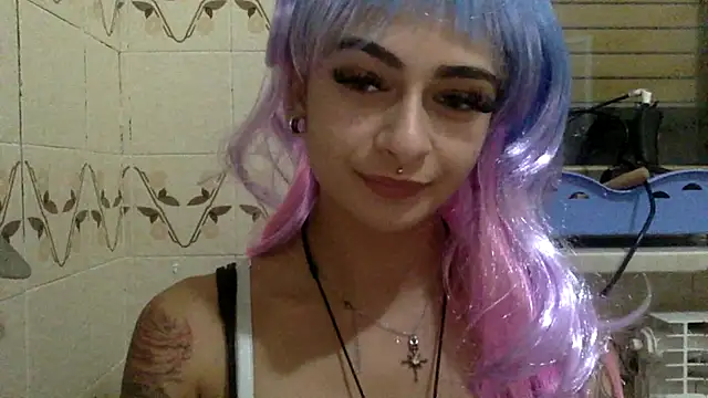 Snapshot of piccolaflo chatting on 06/13/26, 08:18 piccolaflo online show from 06/13/26, 08:18