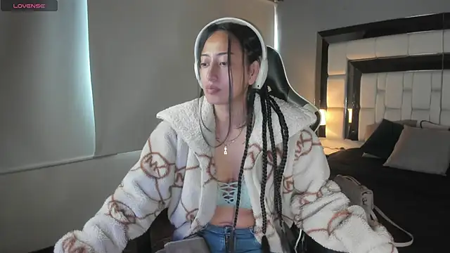 Adhara7 online show from 10/04/25, 06:17