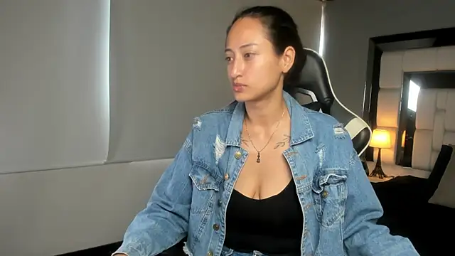 Adhara7 online show from 12/03/25, 07:23