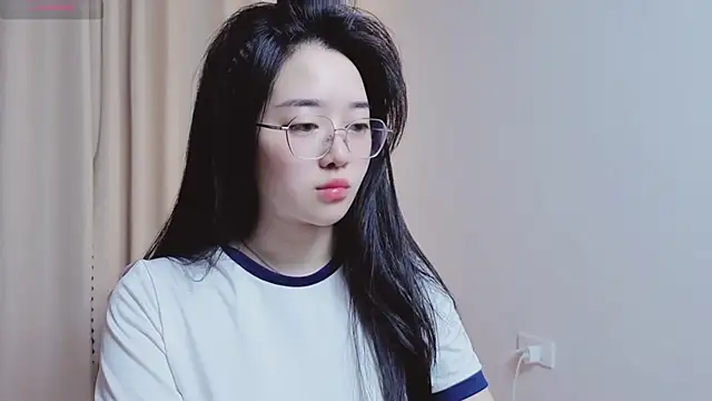 Snapshot of Miu-999 chatting on 02/05/26, 02:16 Miu-999 online show from 02/05/26, 02:16