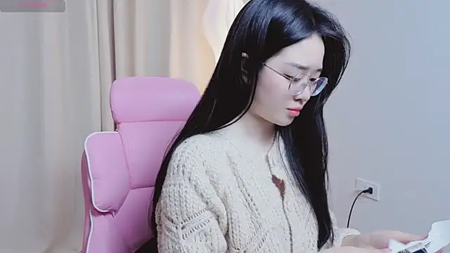 Snapshot of Miu-999 chatting on 02/27/26, 04:01 Miu-999 online show from 02/27/26, 04:01