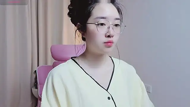 Snapshot of Miu-999 chatting on 03/02/26, 02:03 Miu-999 online show from 03/02/26, 02:03