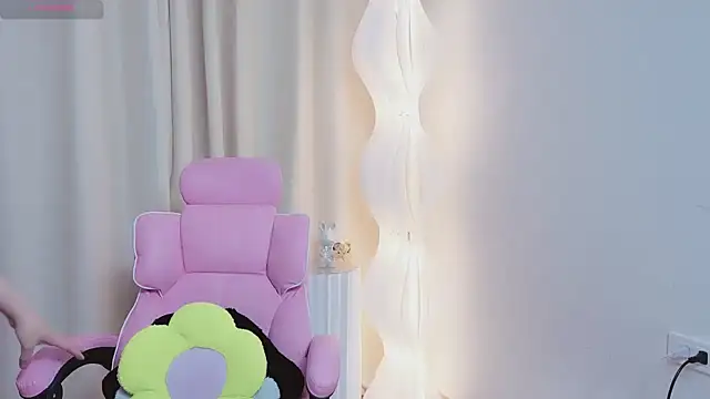 Snapshot of Miu-999 chatting on 03/17/26, 02:05 Miu-999 online show from 03/17/26, 02:05