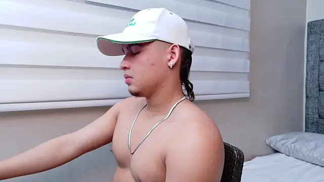 Riky Strong online show from 11/18/25, 03:23