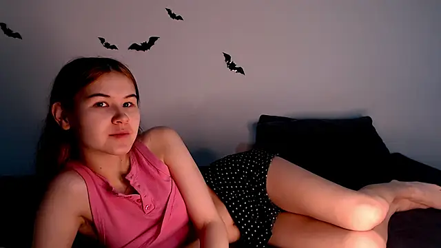 litle owl online show from 11/01/25, 02:19