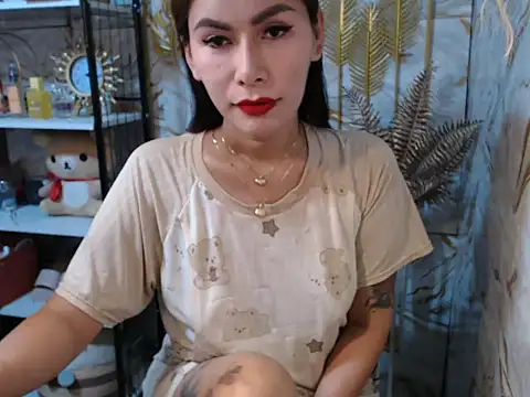 Snapshot of tshot_izzy_88 chatting on 04/29/26, 04:16 tshot izzy 88 online show from 04/29/26, 04:16