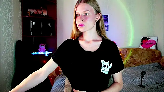 Snapshot of Luntryy chatting on 09/24/25, 08:50 Luntryy online show from 09/24/25, 08:50