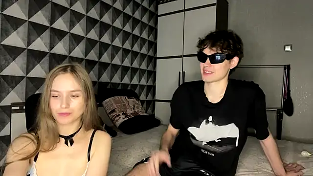 Snapshot of merycouple chatting on 02/24/26, 10:02 merycouple online show from 02/24/26, 10:02