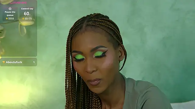 Snapshot of Izzie_Sugar chatting on 10/30/25, 08:42 Izzie Sugar online show from 10/30/25, 08:42