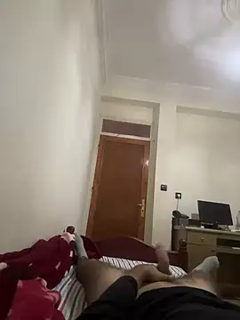 Snapshot of amnnnnnnnnnnn chatting on 10/21/25, 09:54 amnnnnnnnnnnn online show from 10/21/25, 09:54