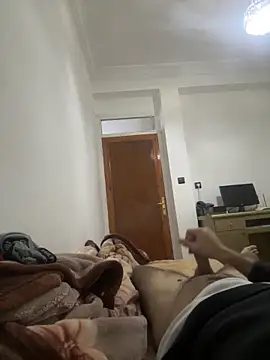 Snapshot of amnnnnnnnnnnn chatting on 12/20/25, 04:36 amnnnnnnnnnnn online show from 12/20/25, 04:36