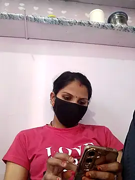 Snapshot of poojam93 chatting on 11/01/25, 08:27 poojam93 online show from 11/01/25, 08:27