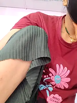 Snapshot of poojam93 chatting on 11/03/25, 03:52 poojam93 online show from 11/03/25, 03:52